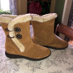 White Mountain Suede Faux Fur-Lined Boots, 7.5